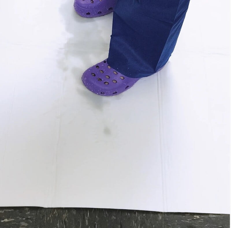 Haines FloorDry Absorbent Mat 100x75cm Carton Of 50 Haines FloorDry Absorbent Mat 100x75cm Carton Of 50